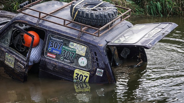 因推撞裁判 因推撞裁判